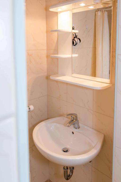 Apartments Henigman ボーヒニ エクステリア 写真