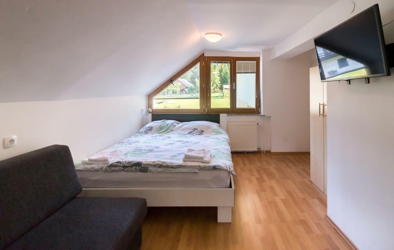 Apartments Henigman ボーヒニ エクステリア 写真