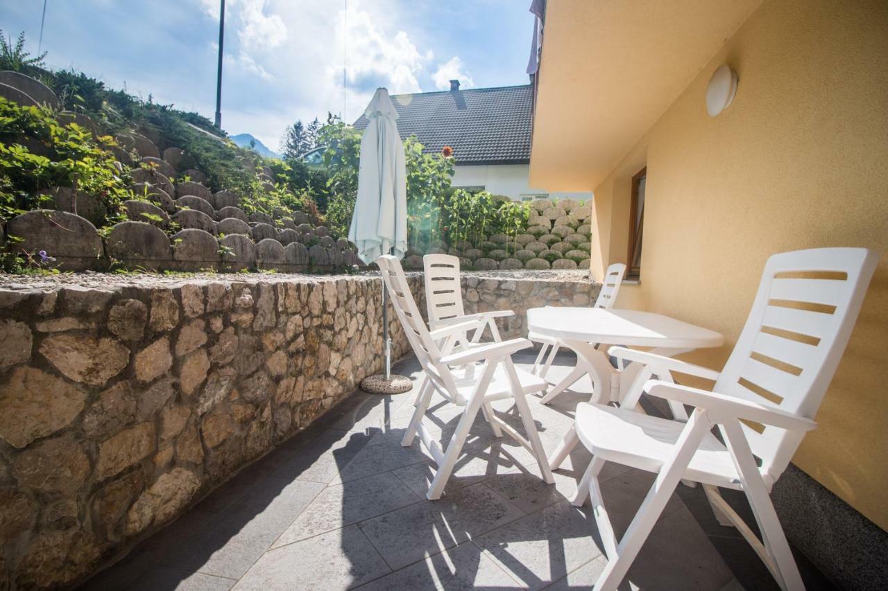 Apartments Henigman ボーヒニ エクステリア 写真